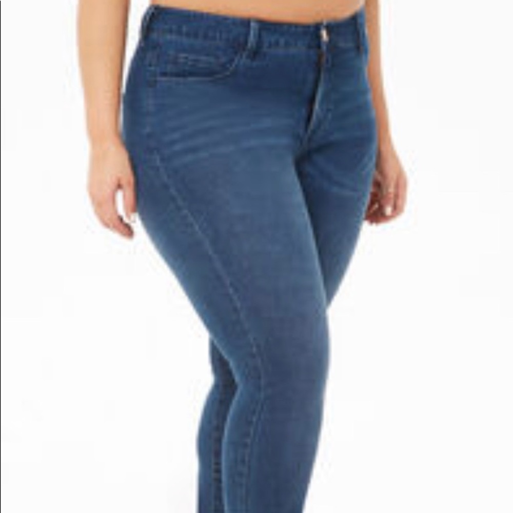 Plus Size Sculpted Mid-Rise Skinny Jeans